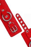Красные мягкие кожаные наручники с люверсами 523603