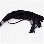 Черный кожаный флоггер со стальной ручкой - 45 см. 525005 Черный кожаный флоггер со стальной ручкой - 45 см. 525005
