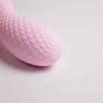 Розовый вибромассажёр с деликатными токами 525022