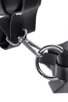 Черные кожаные оковы с двумя перекрёстными ремешками 527785 Черные кожаные оковы с двумя перекрёстными ремешками 527785