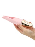 Нежно-розовый мини-вибратор с раздвоенным кончиком - 12,3 см. 529557