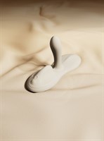 Белая виброподушка с функцией нагрева Flora 532292