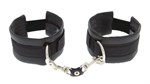 Чёрные полиуретановые наручники Luxurious Handcuffs - фото 54883