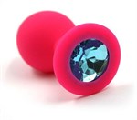 Розовая силиконовая анальная пробка с голубым кристаллом - 7 см. - фото 1410936